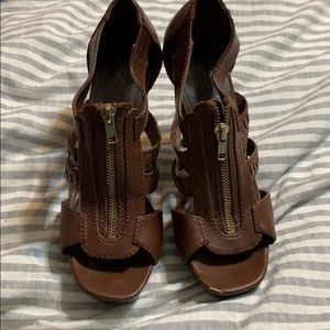 Jessica Simpson heels